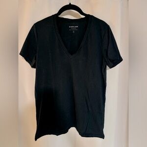 Everlane V Neck Tee Shirt - M